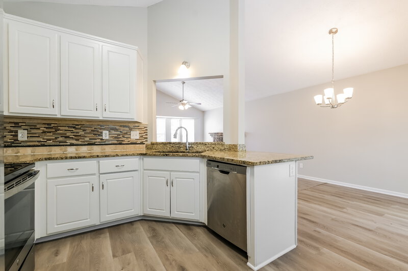 2,040/Mo, 1030 Sycamore Smt Sugar Hill, GA 30518 Kitchen View 2