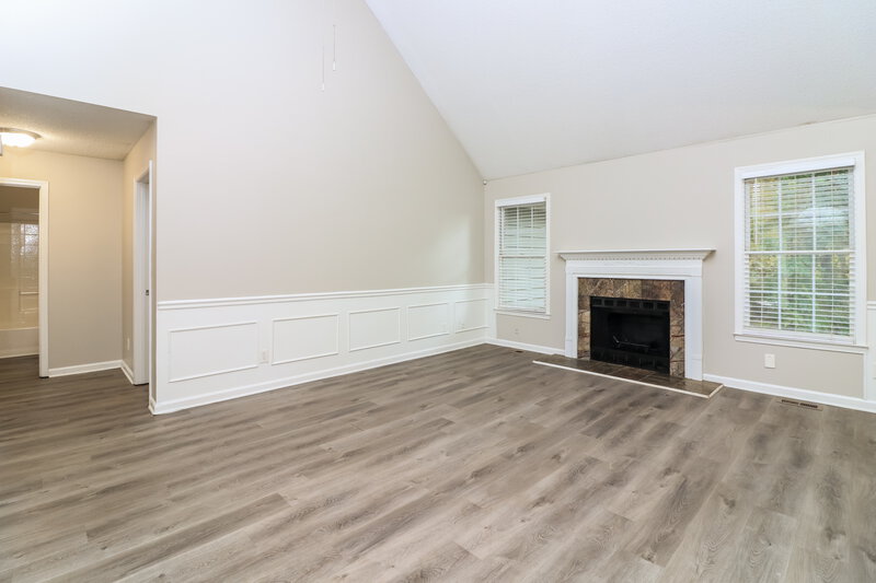 1,950/Mo, 37 White Oak Dr SE Cartersville, GA 30121 Living Room View
