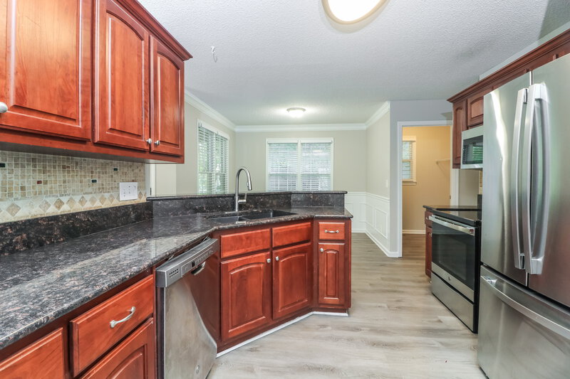 1,950/Mo, 37 White Oak Dr SE Cartersville, GA 30121 Kitchen View