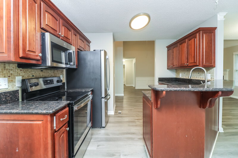 1,950/Mo, 37 White Oak Dr SE Cartersville, GA 30121 Kitchen View 2