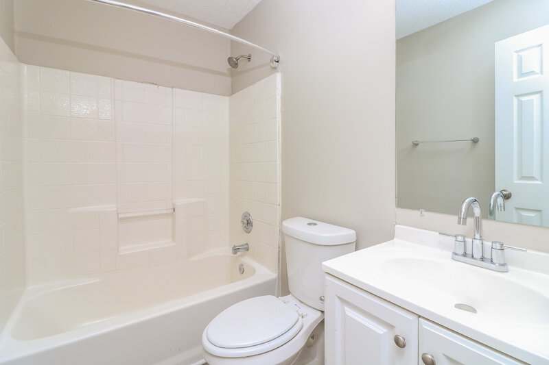 1,950/Mo, 37 White Oak Dr SE Cartersville, GA 30121 Bathroom View