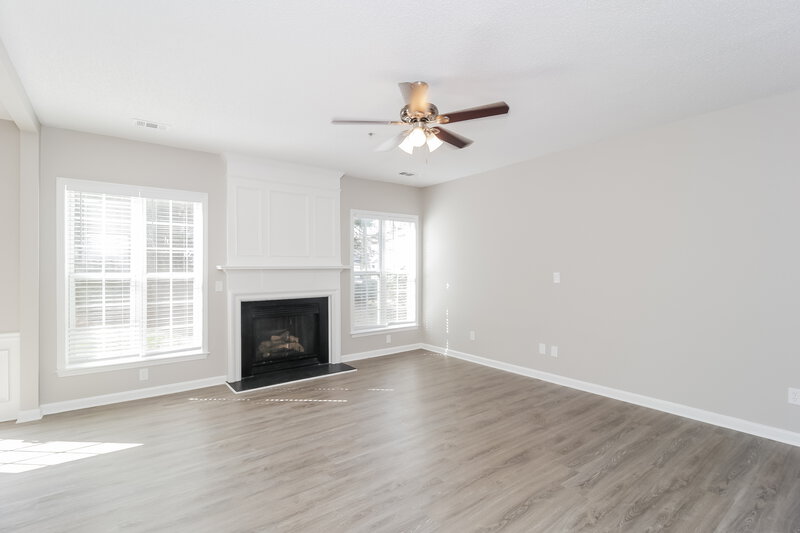 2,340/Mo, 191 Regent Pl Woodstock, GA 30188 Living Room View