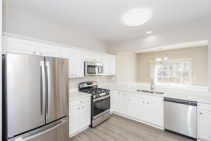 2,340/Mo, 191 Regent Pl Woodstock, GA 30188 Kitchen View 2