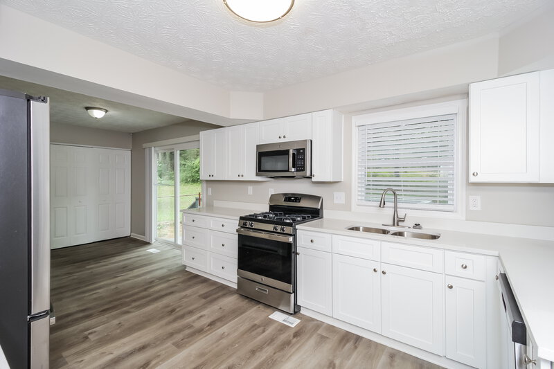 3,430/Mo, 1021 Sugar Springs Drive Marietta, GA 30008 Kitchen View