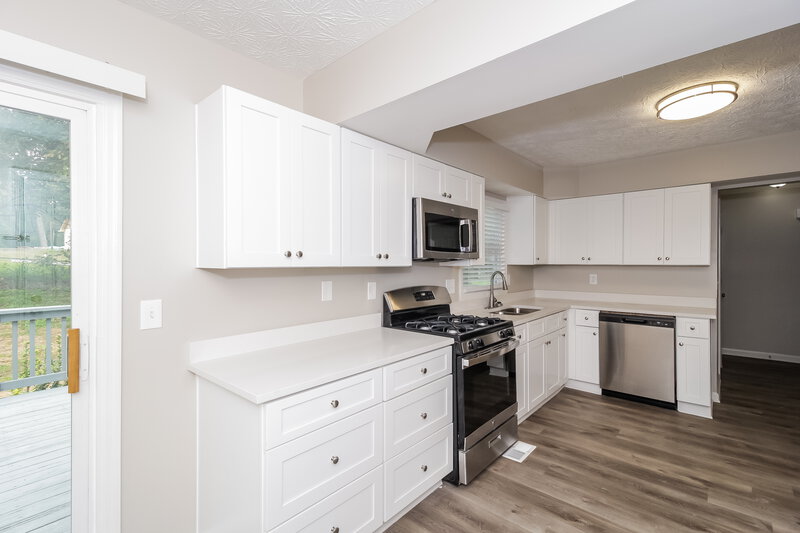 3,430/Mo, 1021 Sugar Springs Drive Marietta, GA 30008 Kitchen View 2