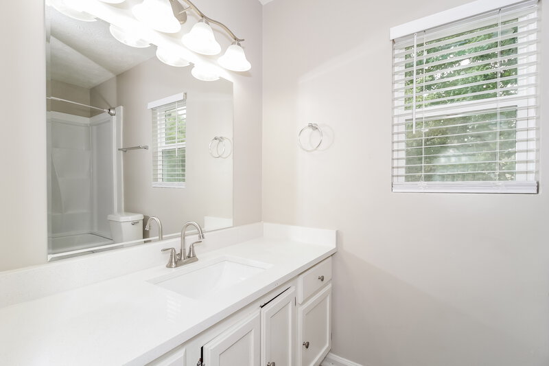 3,430/Mo, 1021 Sugar Springs Drive Marietta, GA 30008 Main Bathroom View