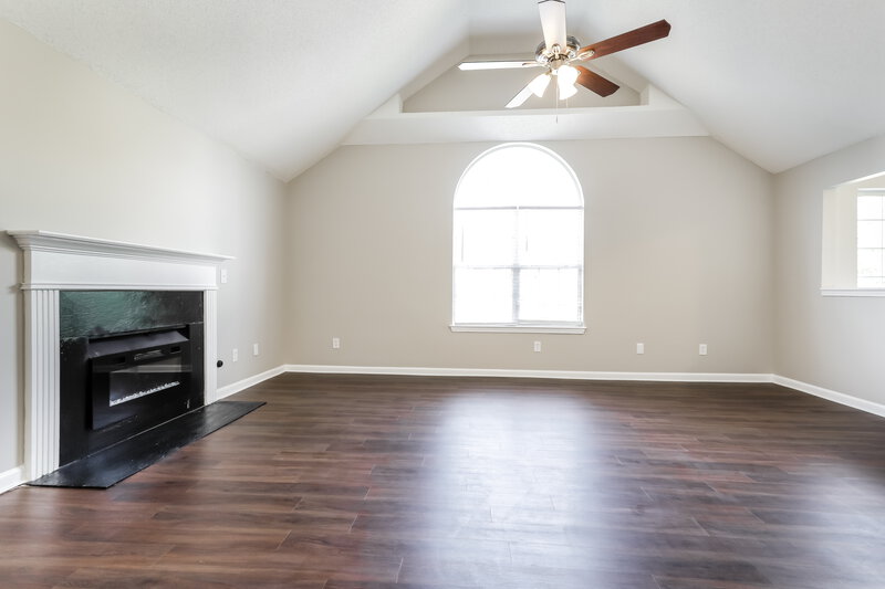 2,000/Mo, 3827 Waldrop Hills Dr Decatur, GA 30034 Living Room View