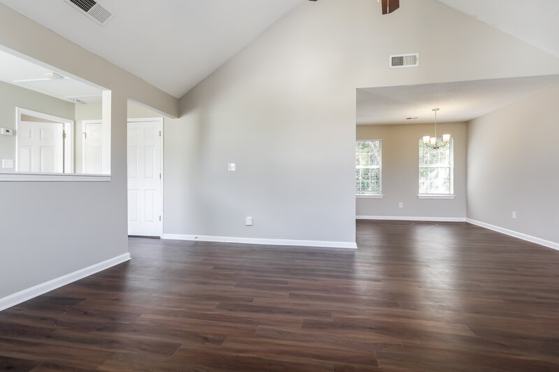 2,000/Mo, 3827 Waldrop Hills Dr Decatur, GA 30034 Living Room View 2