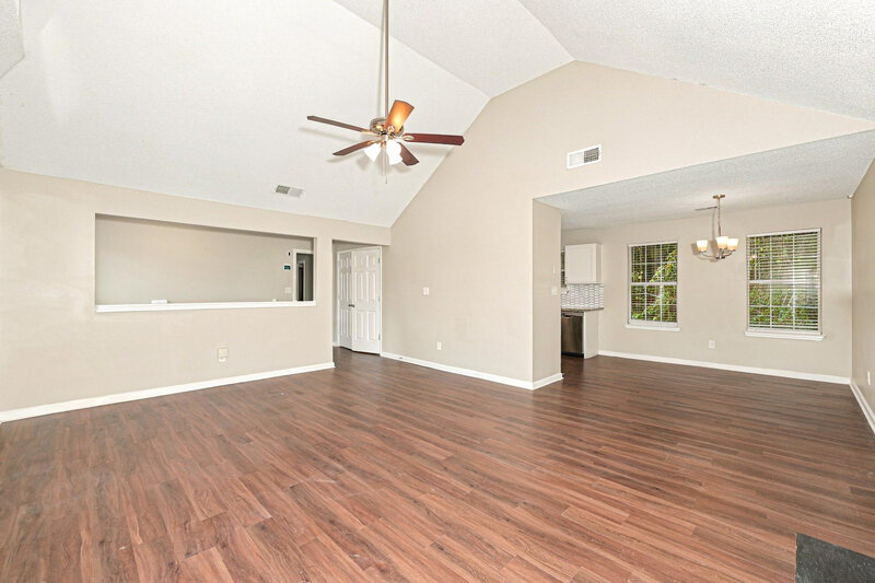 1,820/Mo, 3827 Waldrop Hills Dr Decatur, GA 30034 Living Room View 2