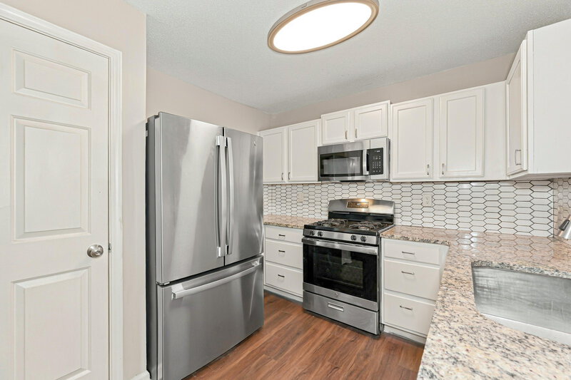 1,820/Mo, 3827 Waldrop Hills Dr Decatur, GA 30034 Kitchen View