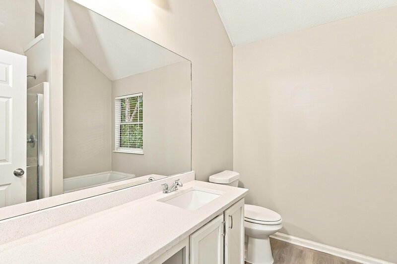 1,820/Mo, 3827 Waldrop Hills Dr Decatur, GA 30034 Primary Bathroom View 2