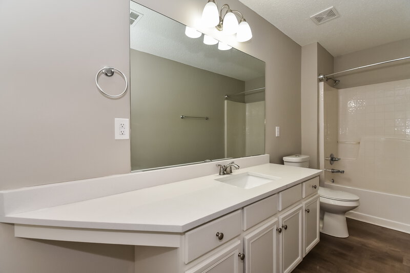 2,000/Mo, 3072 Imperial Cir SW Atlanta, GA 30311 Bathroom View