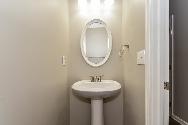 2,000/Mo, 3072 Imperial Cir SW Atlanta, GA 30311 Powder Room View