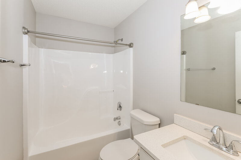 1,945/Mo, 1618 Thornwick Trce Stockbridge, GA 30281 Bathroom View