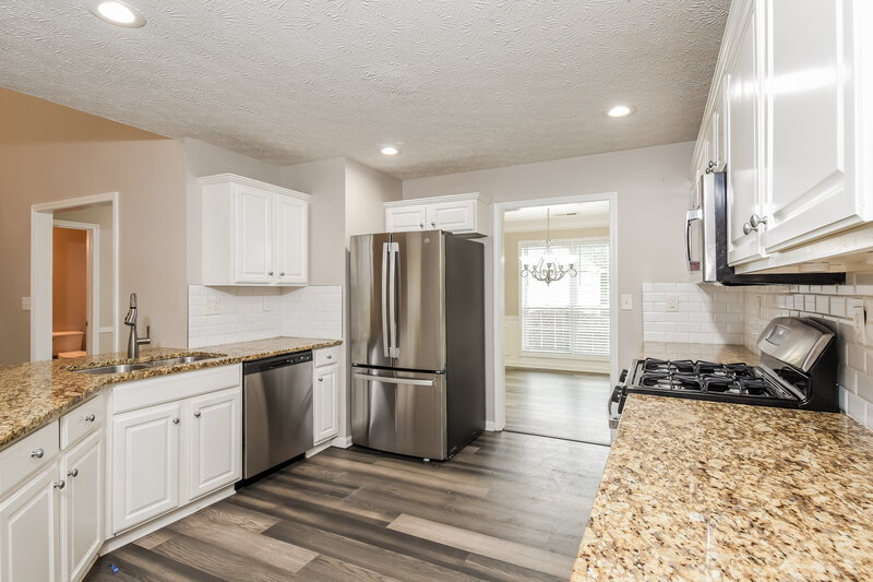 2,525/Mo, 6062 Farmwood Way SE Mableton, GA 30126 Kitchen View 2