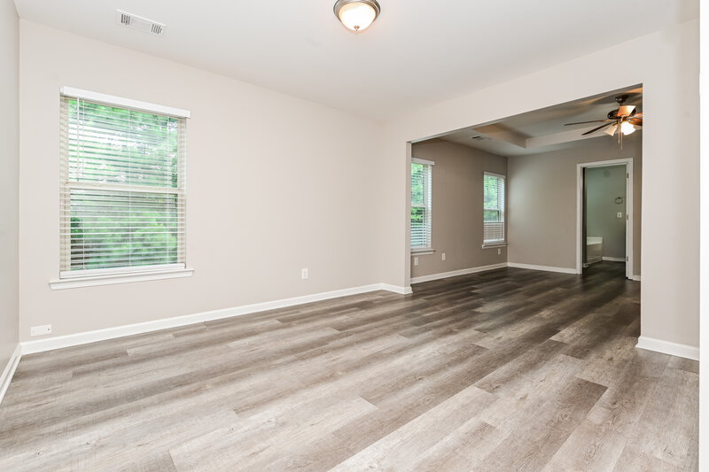 2,270/Mo, 4325 Comfort Trl Union City, GA 30291 Living Room View 2