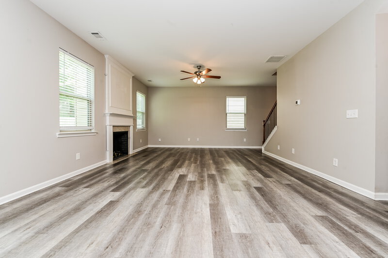 2,270/Mo, 4325 Comfort Trl Union City, GA 30291 Living Room View 3