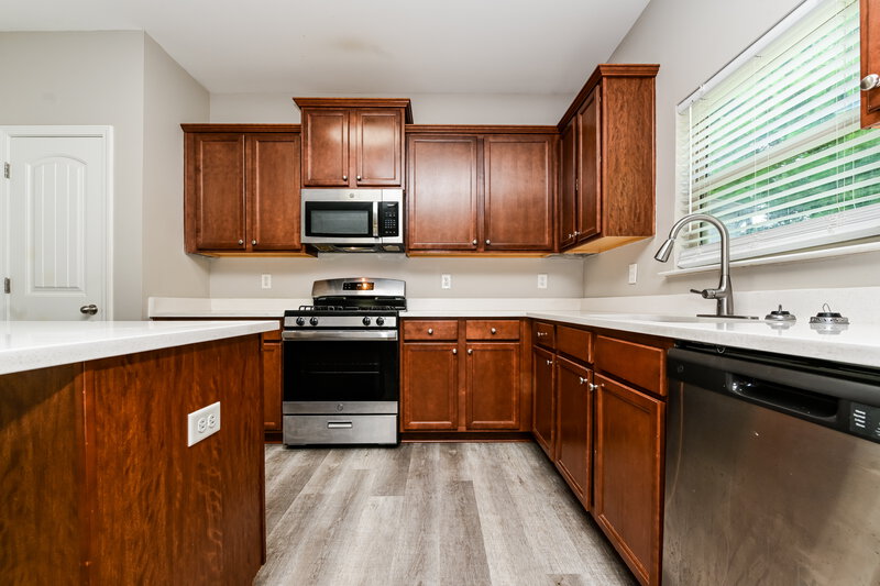 2,270/Mo, 4325 Comfort Trl Union City, GA 30291 Kitchen View