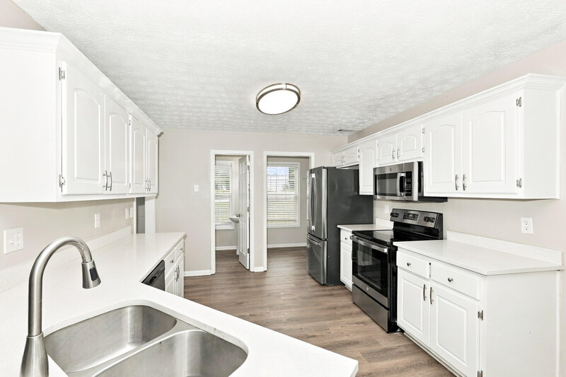 2,170/Mo, 1171 Misty Meadows Way Hampton, GA 30228 Kitchen View