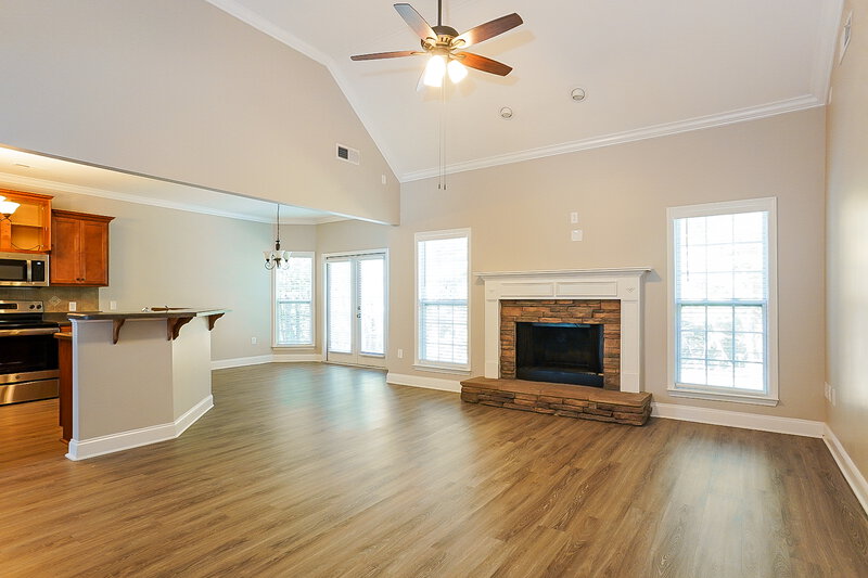 2,870/Mo, 215 Village Park Dr Newnan, GA 30265 Living Room View