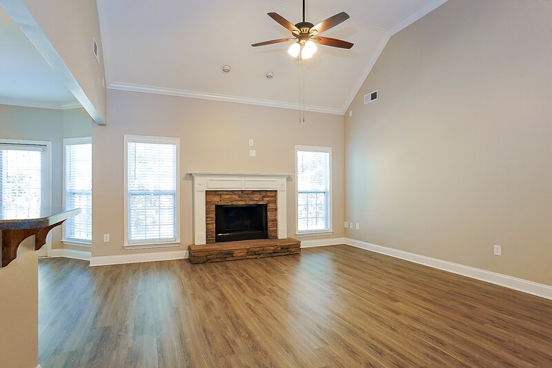 2,870/Mo, 215 Village Park Dr Newnan, GA 30265 Living Room View 2