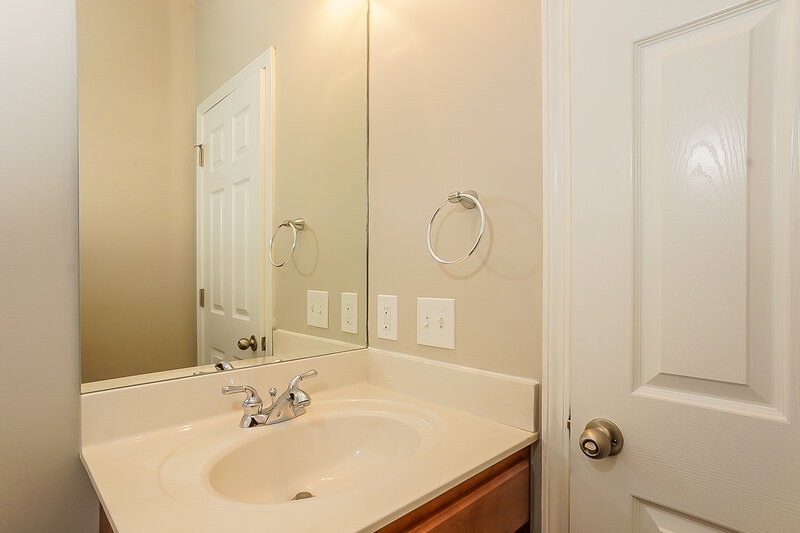 2,870/Mo, 215 Village Park Dr Newnan, GA 30265 Bathroom View