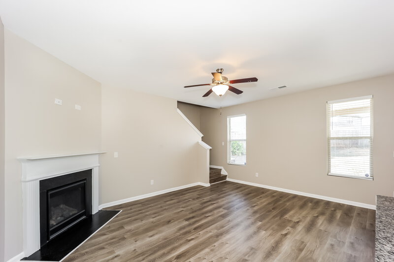 2,275/Mo, 5845 Grande River Rd Atlanta, GA 30349 Living Room View 2