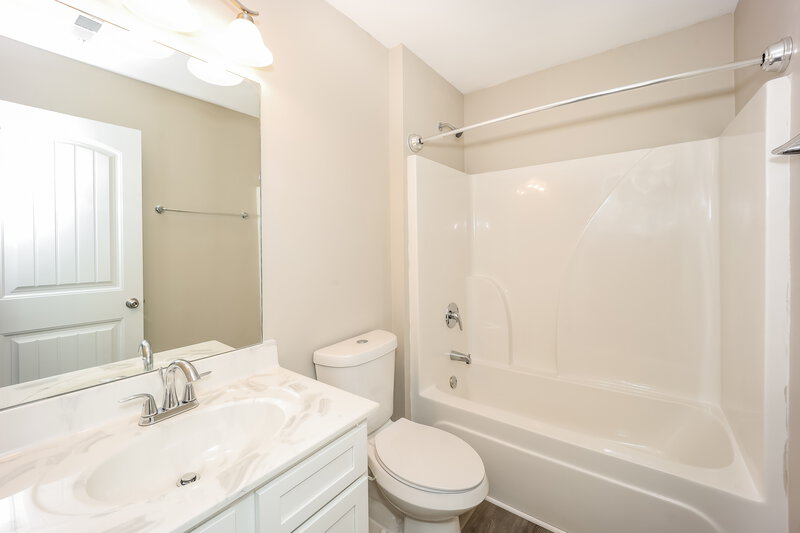 2,275/Mo, 5845 Grande River Rd Atlanta, GA 30349 Bathroom View