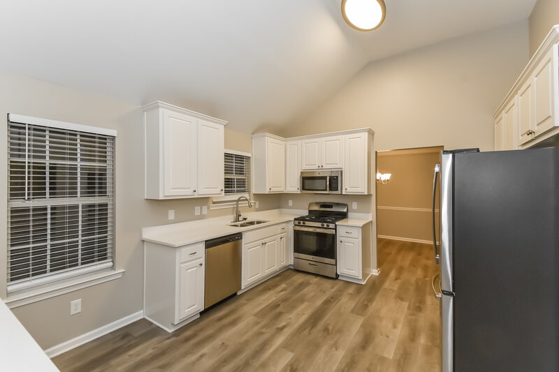 2,920/Mo, 7531 Sugarcreek Dr Riverdale, GA 30296 Kitchen View
