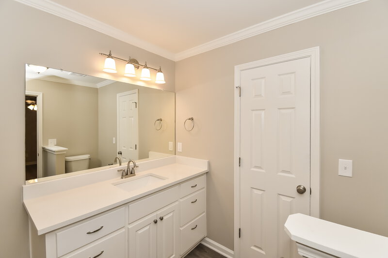 2,920/Mo, 7531 Sugarcreek Dr Riverdale, GA 30296 Main Bathroom View