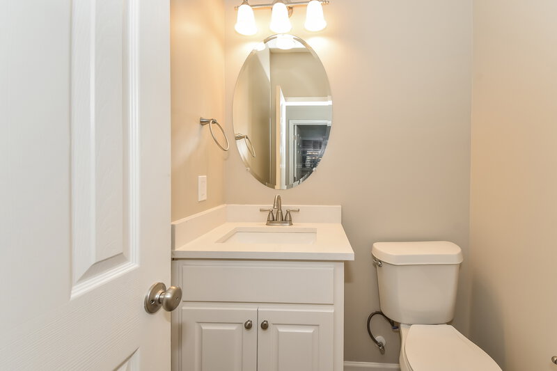 2,920/Mo, 7531 Sugarcreek Dr Riverdale, GA 30296 Bathroom View 2