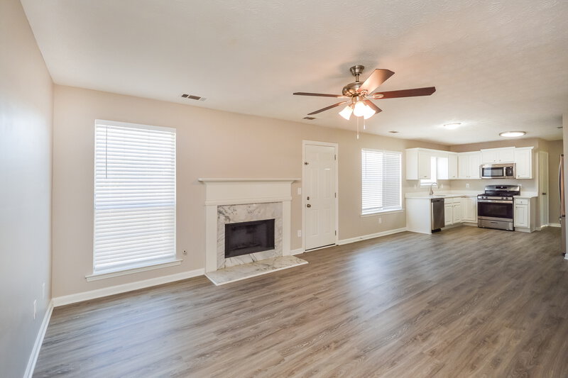 1,960/Mo, 95 N Greenfield Cir Covington, GA 30016 Living Room View