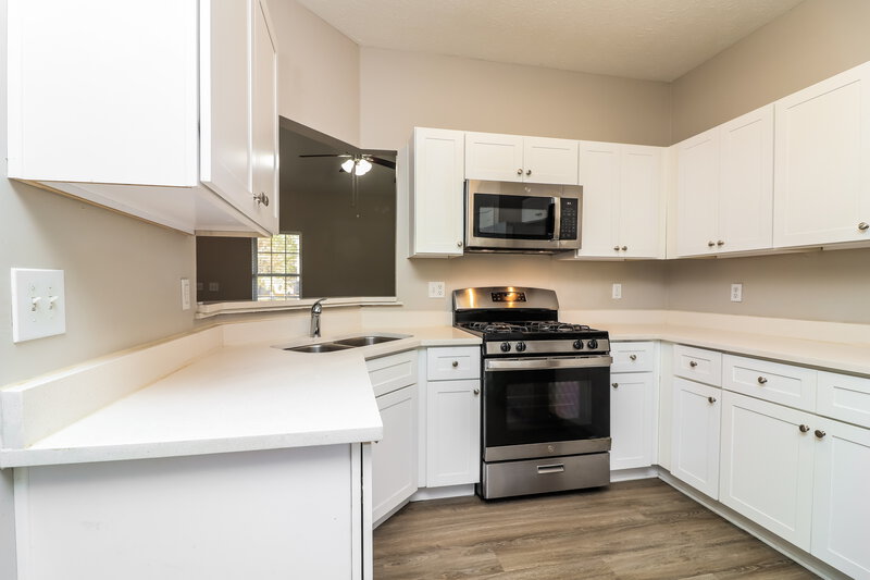 1,900/Mo, 4637 Noah Overlook W Acworth, GA 30101 Kitchen View