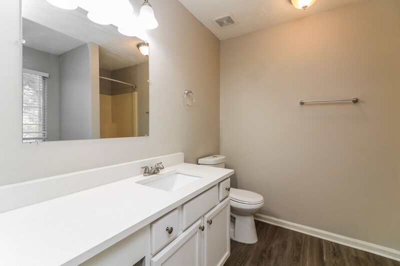 1,900/Mo, 4637 Noah Overlook W Acworth, GA 30101 Main Bathroom View