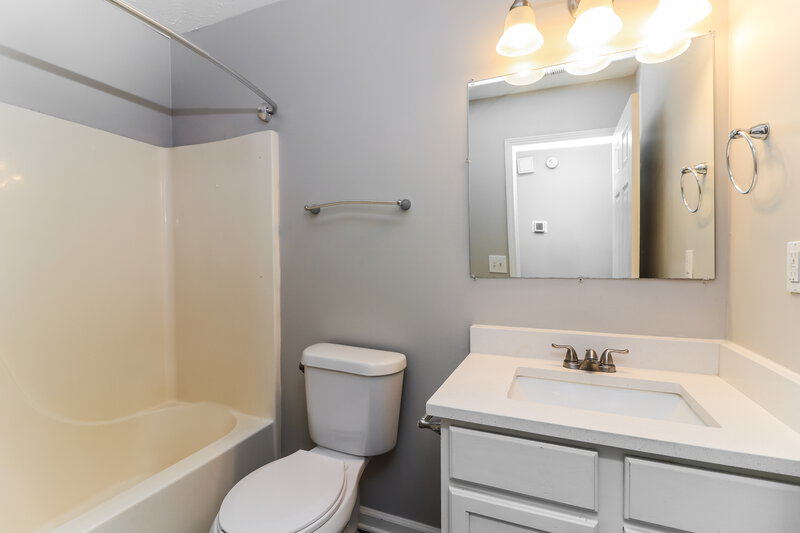 1,900/Mo, 4637 Noah Overlook W Acworth, GA 30101 Bathroom View