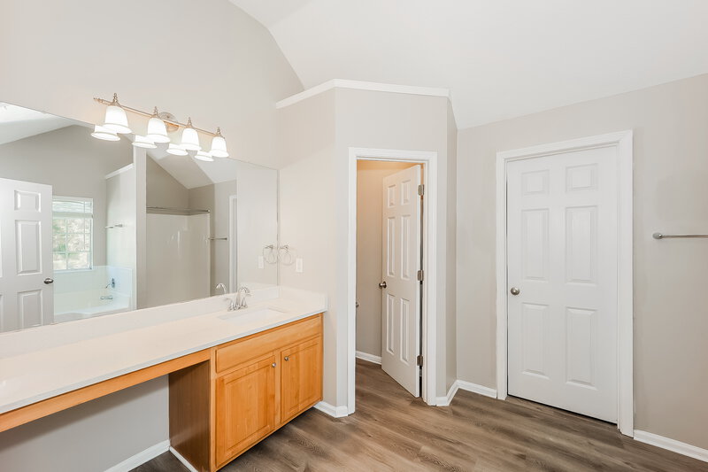 3,560/Mo, 4021 Castle Way Fairburn, GA 30213 Main Bathroom View
