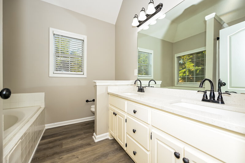2,195/Mo, 180 Vintage Trl McDonough, GA 30253 Main Bathroom View