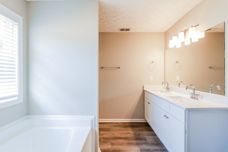 2,390/Mo, 820 Chapel Hill Dr Lawrenceville, GA 30045 Main Bathroom View