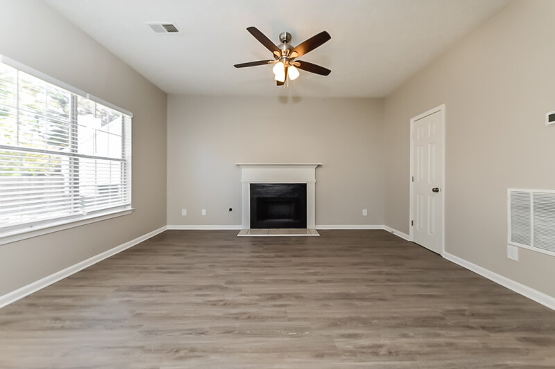 1,855/Mo, 1438 Pebble Ridge Ln Hampton, GA 30228 Living Room View