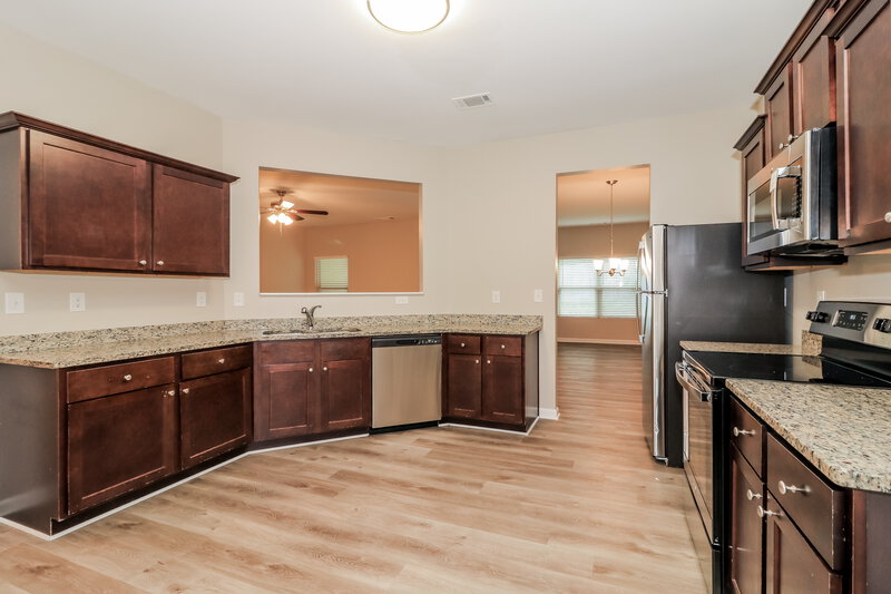 1,860/Mo, 14 Autumn Canyon Path SE Cartersville, GA 30121 Kitchen View 2
