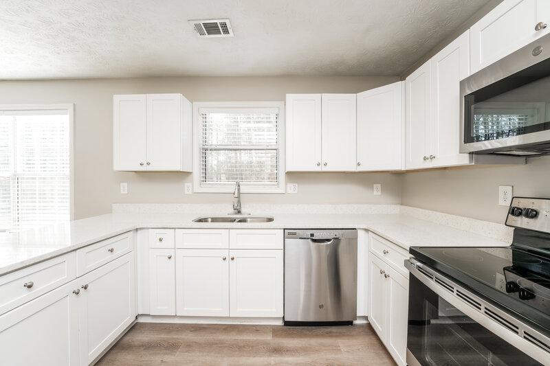 2,365/Mo, 6551 Laurens Way Stone Mountain, GA 30087 Kitchen View