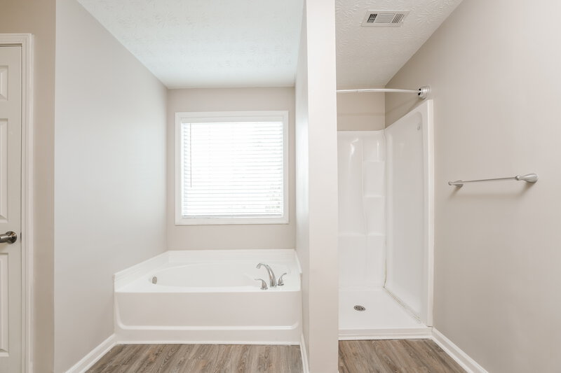 2,365/Mo, 6551 Laurens Way Stone Mountain, GA 30087 Main Bathroom View 2