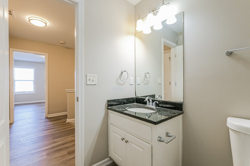 1,960/Mo, 1990 Lily Valley Dr Lawrenceville, GA 30045 Bathroom View