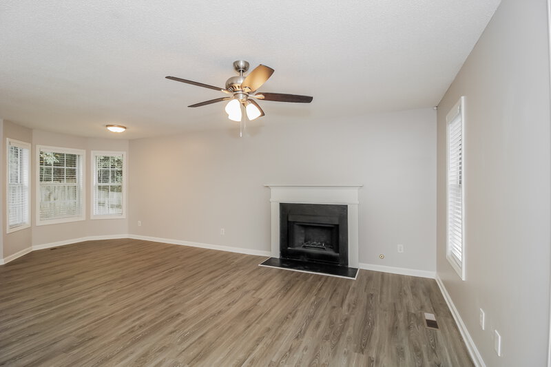 1,875/Mo, 430 Ivy Crest Dr Dallas, GA 30157 Living Room View 2