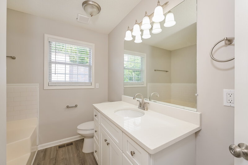 1,840/Mo, 430 Ivy Crest Dr Dallas, GA 30157 Main Bathroom View