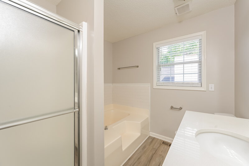 1,840/Mo, 430 Ivy Crest Dr Dallas, GA 30157 Main Bathroom View 2
