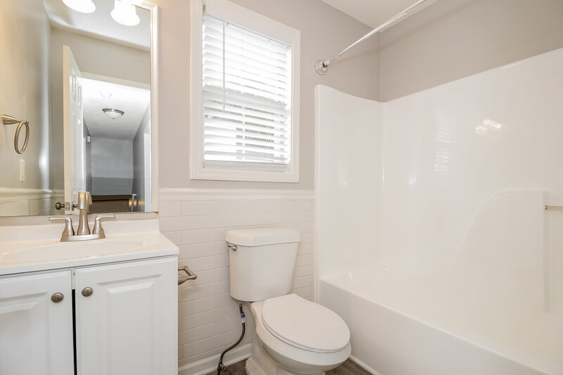 1,875/Mo, 430 Ivy Crest Dr Dallas, GA 30157 Bathroom View