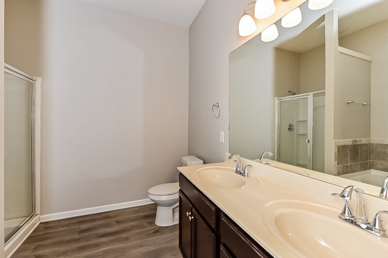 2,060/Mo, 3997 Tyne Ct Atlanta, GA 30349 Main Bathroom View