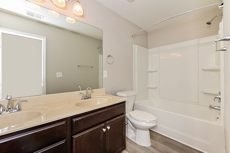 2,060/Mo, 3997 Tyne Ct Atlanta, GA 30349 Bathroom View