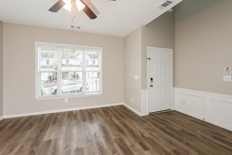 2,055/Mo, 3222 Saville St Sw Atlanta, GA 30331 Living Room View 2